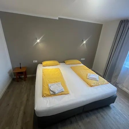 Stayrelax24 *